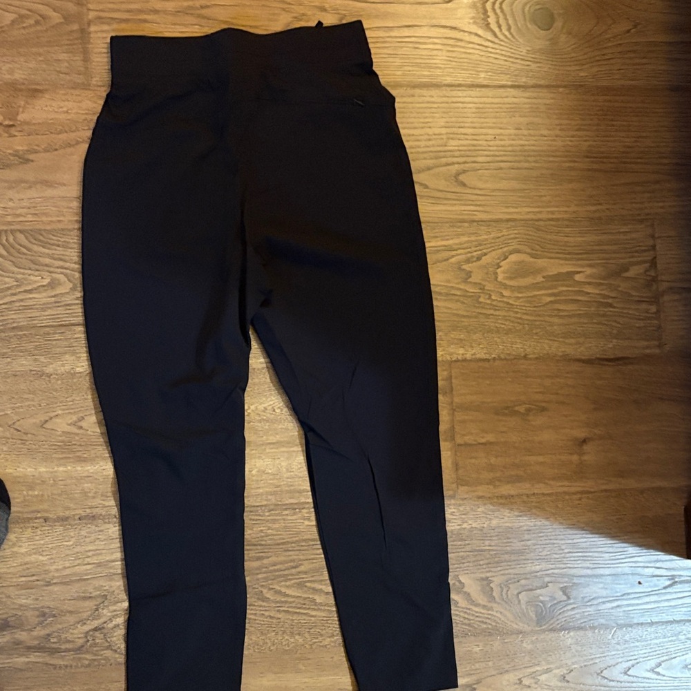 Women’s Nike Black Athletic Cropped Joggers size Small - Picture 4 of 10